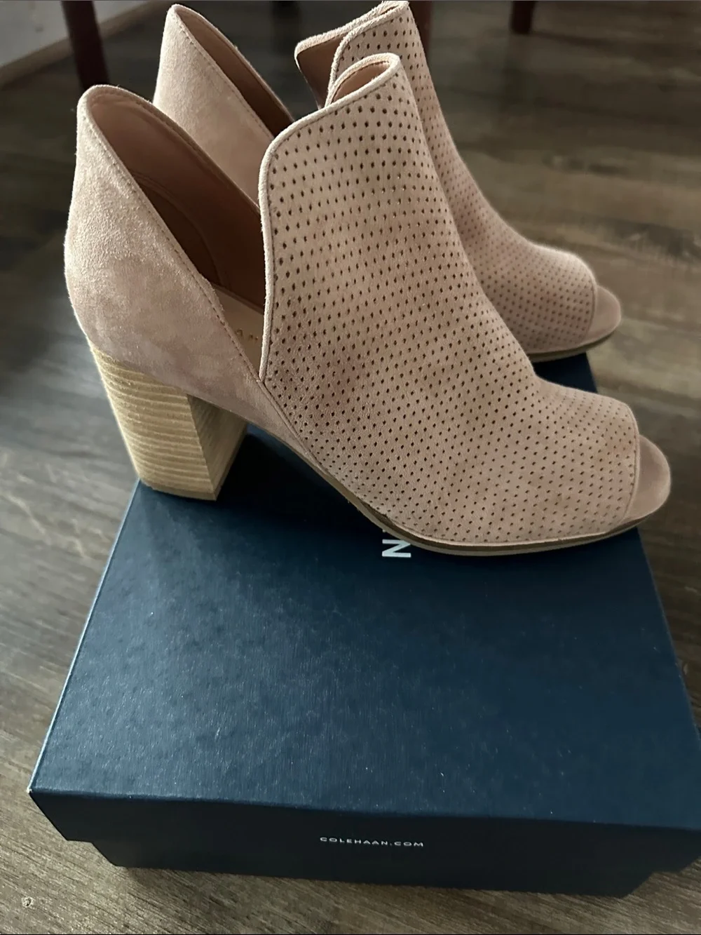 Cole Haan Shiloh Open Toe‎ Suede Ankle Blush Suede Peep-Toe Booties 7.5
